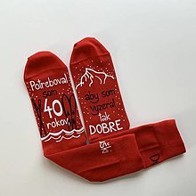 Ponožky, pančuchy, obuv - Maľované tmavomodré ponožky k narodeninám (Pre lyžiara červené s menom) - 13666515_
