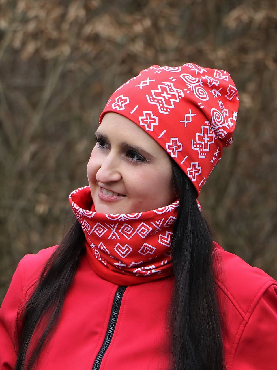 Čičmany červené úpletová čiapka, nákrčník alebo set