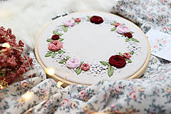Dekorácie - Romantická výšivka Ranná rosa ♡ - 13670142_