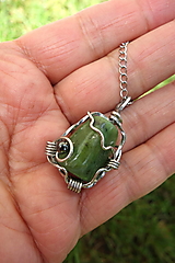 Náhrdelníky - oceľový náhrdelník - nefrit, hematit - 13677331_