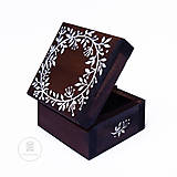 Prstene - Krabička na svadobné obrúčky (Hnedá s bielymi lístočkami) - 13685247_