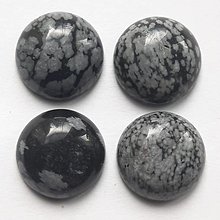 Minerály - Minerál kabošon-1ks (15mm-vločkový obsidián) - 13687896_