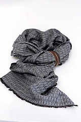Pánske doplnky - Elegantný pánsky šál z exkluzívnej čiernošedej ľanovej látky - 13685843_