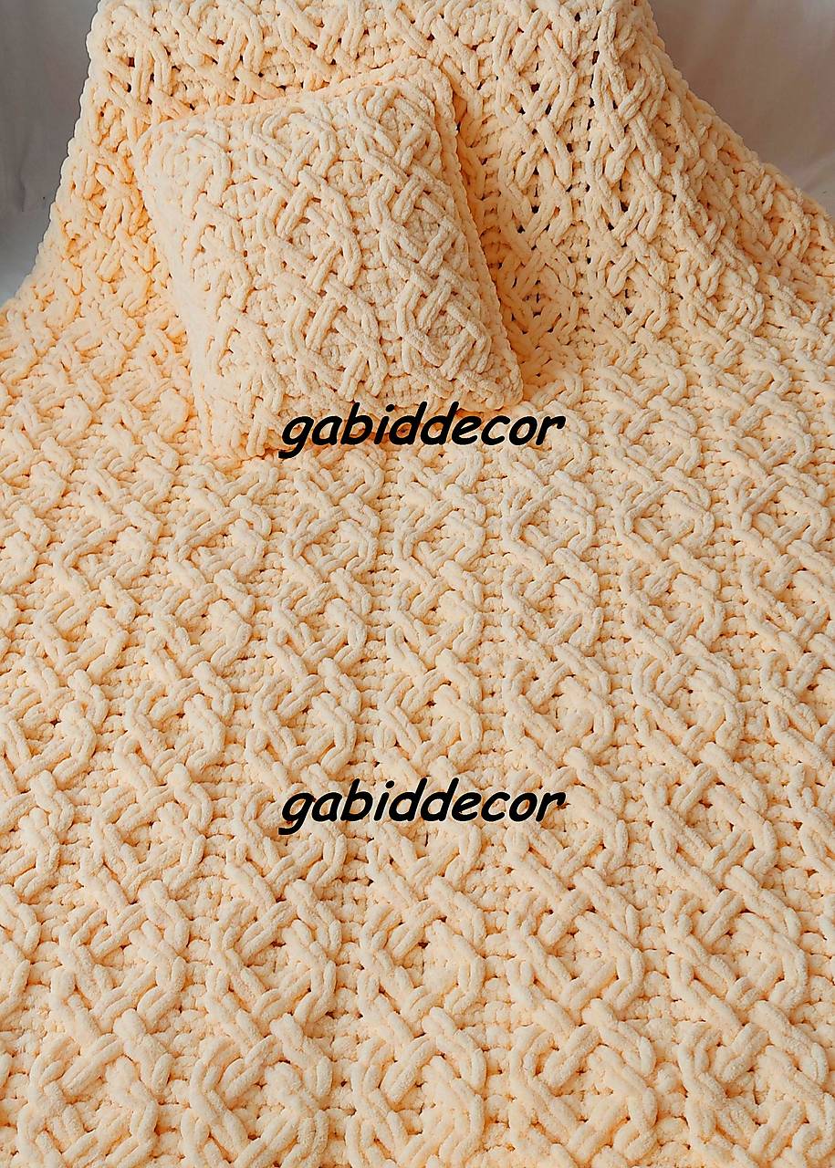 Jemnučká a ľahká deka z priadze alize puffy zlatomedová/vankúšik