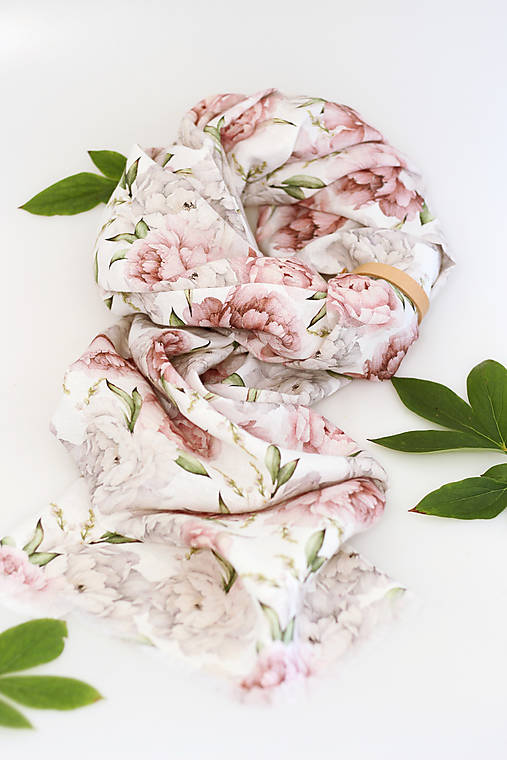 Romantická jemná ľanová šatka s kvetinovou potlačou "Peony" s malým remienkom