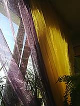 Záclona v slnečnej farbe