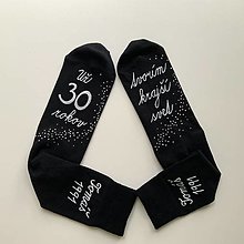 Ponožky, pančuchy, obuv - Maľované čierne ponožky k narodeninám (s menom a rokom narodenia nad členkom) - 13693902_