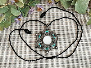 Náhrdelníky - Makramé náhrdelník - Mandala s perleťou - 13699778_