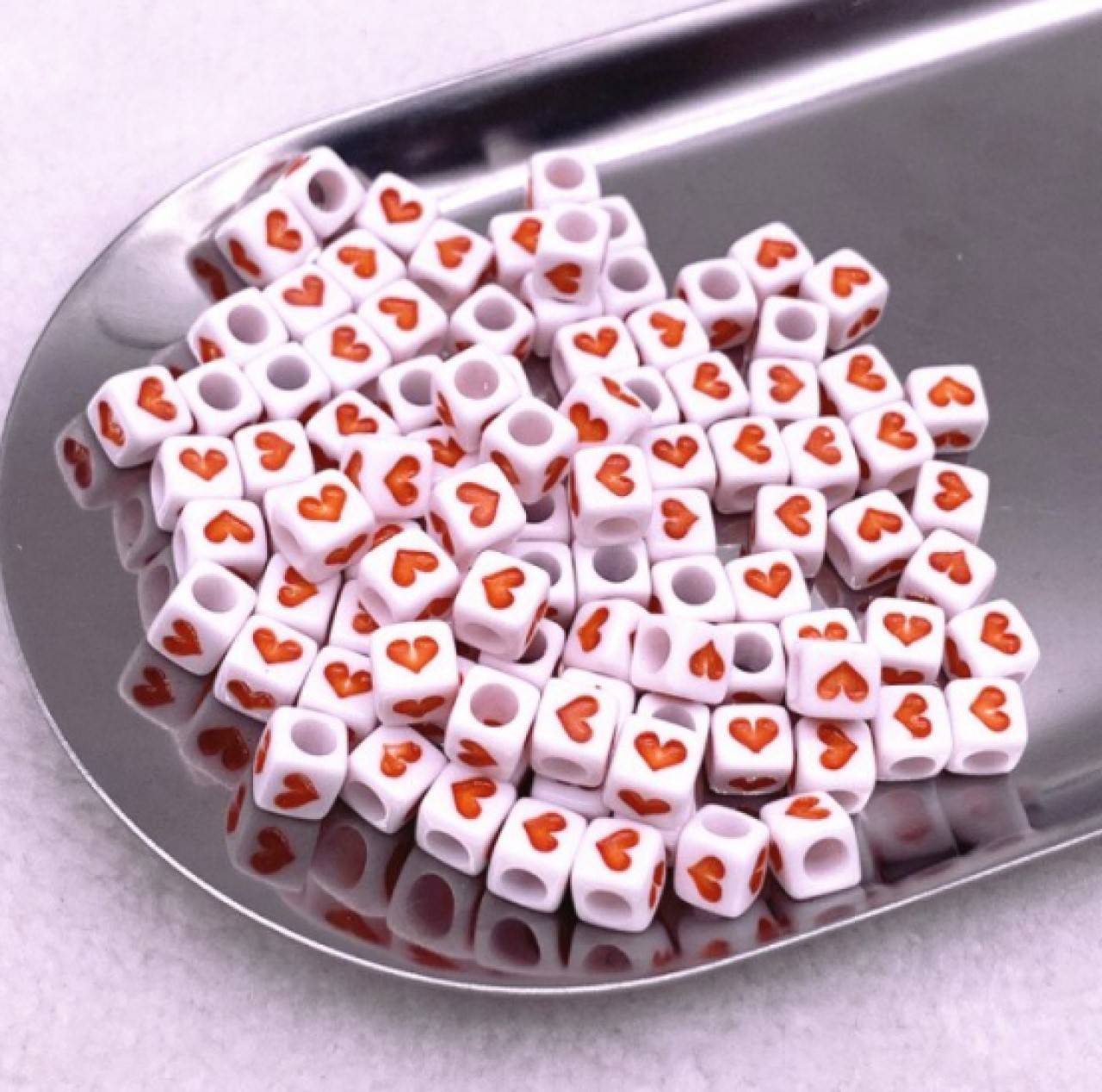 KI101 Korálka akrylová so srdiečkom 6 x 6 mm (Červená)