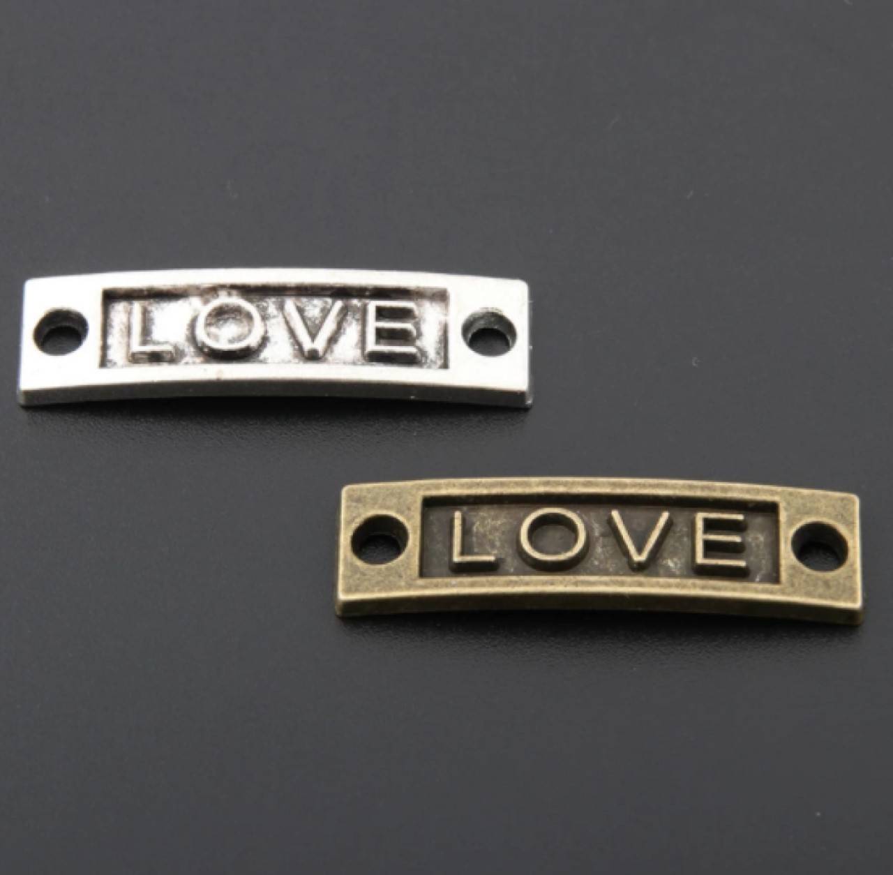 Konektor Love 0,6 x 2,7 cm