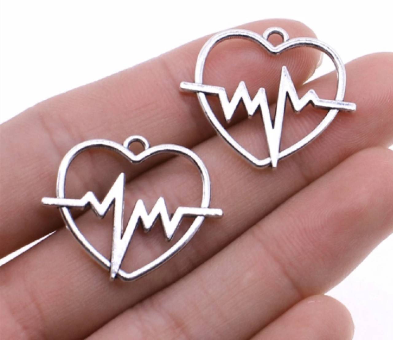 PR102 Prívesok pulz 2,4 x 2,9 cm