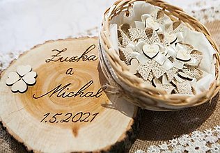Svadobné pierka - Drevené srdiečka na svadobné pierka s textom - 13722244_