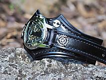 Náramky - Steampunk čiernykožený náramok s hodinkami - 13724565_