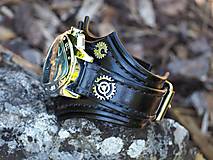 Náramky - Steampunk čiernykožený náramok s hodinkami - 13724567_