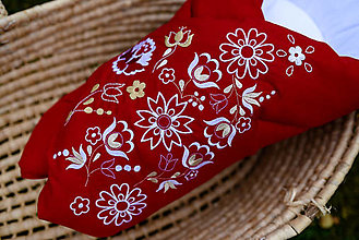 Detský textil - Rozkvitnuté zavinovačky (Červená s bielou výšivkou) - 13732325_