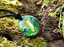 Náhrdelníky - Živicový náhrdelník - Lesný svet 3 - 13731176_