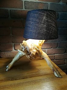 Svietidlá - Originálna drevená stolná lampa s tienidlom - 13737179_