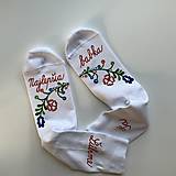 Ponožky, pančuchy, obuv - Maľované ponožky pre babku s nápisom: Najlepšia babka/ Ľúbime ŤA (ľudovoladené) - 13740384_
