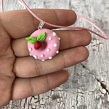 Sady šperkov - donutky s jahodkou (náhrdelník) - 13741378_