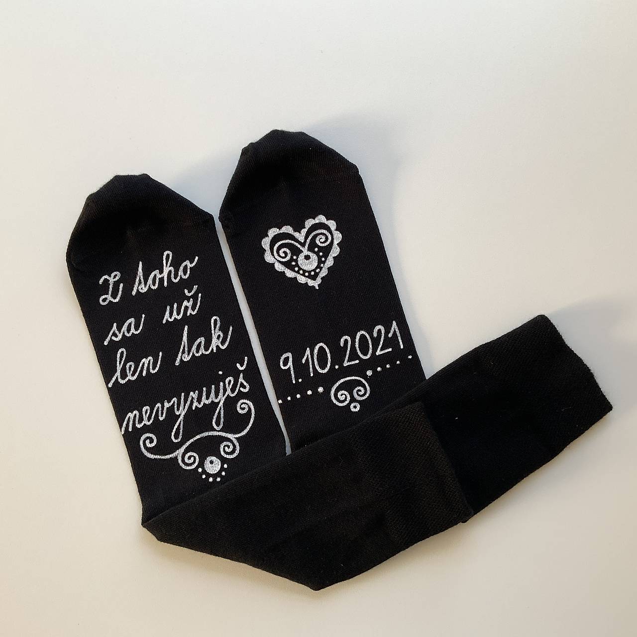 Maľované ponožky k výročiu/svadbe “z toho už nevyzuješ / (Folk)