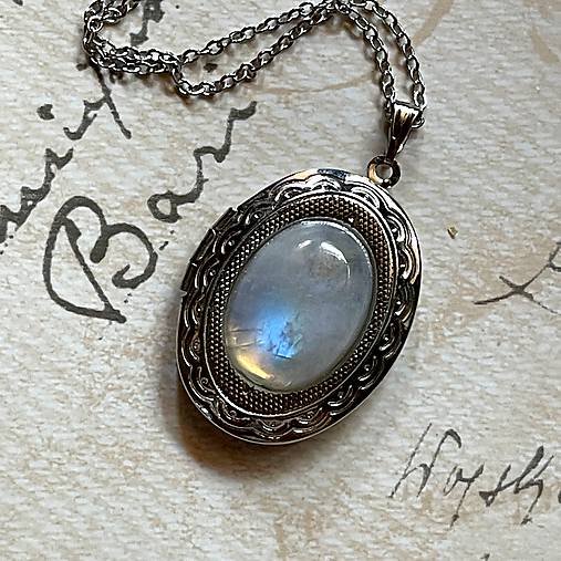 Oval Gemstone Antique Silver Locket Necklace / Otvárací medailón (Moonstone AA)