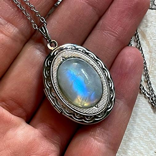 Oval Gemstone Antique Silver Locket Necklace / Otvárací medailón (Moonstone AA)