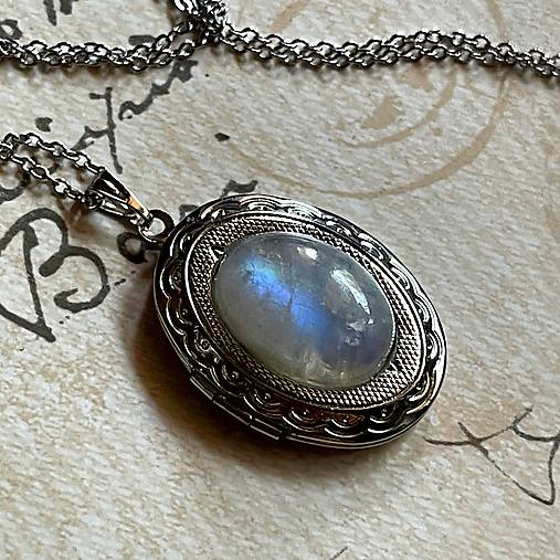 Oval Gemstone Antique Silver Locket Necklace / Otvárací medailón (Moonstone AA)