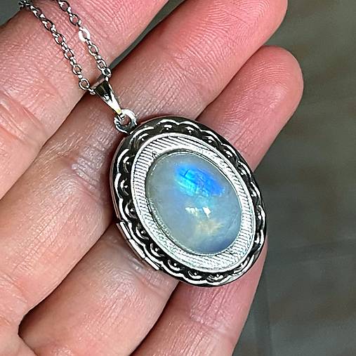 Oval Gemstone Antique Silver Locket Necklace / Otvárací medailón (Moonstone AA)