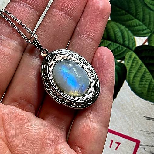 Oval Gemstone Antique Silver Locket Necklace / Otvárací medailón (Moonstone AA)
