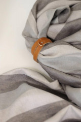 Pánske doplnky - Ľanová šatka s pásikavým vzorom béžovo šedej farby - 13762543_