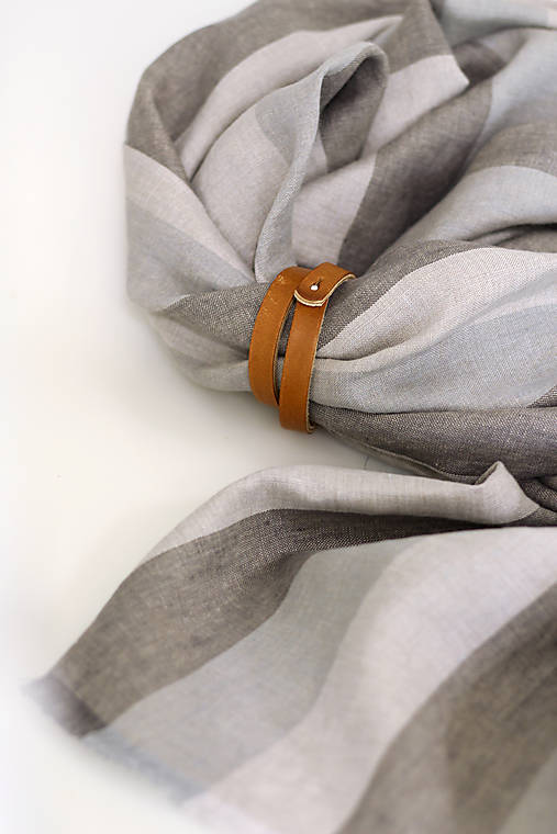 Ľanová šatka s pásikavým vzorom béžovo šedej farby
