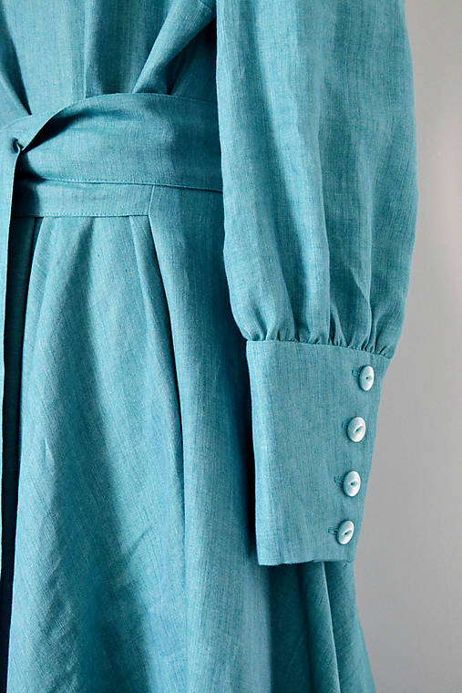 Ľanovo-viskózové šaty s viazaním v páse a maxi manžetami – tyrkysové 