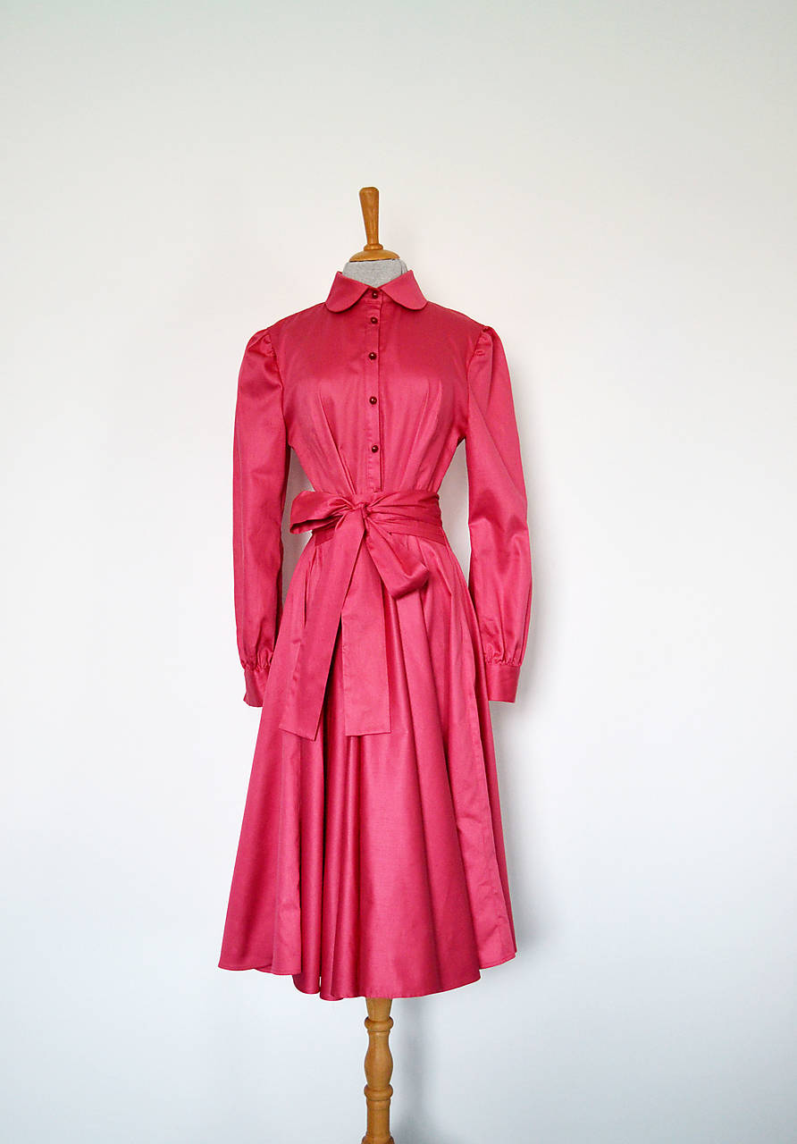 Košeľové šaty s viazaním v páse z bavlneného saténu – koralové