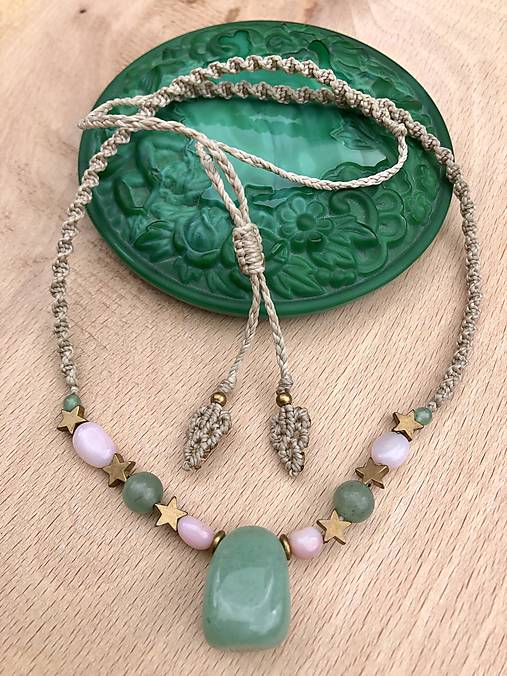 Hviezdičkový makramé náhrdelník z minerálov zelený aventurín a ružový opál