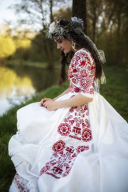 svadobná sukňa Slavianka