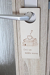 Drevená tabuľka na dvere "Oddych pri knihe"