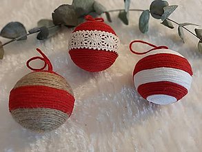 Dekorácie - Vianočné ozdoby - 3 vianočné gule (Jutovo - bielo - červená kombinácia 1) - 13776130_