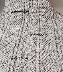 Úžitkový textil - Jemnučká a ľahká deka z priadze alize puffy - slonová kosť - 13778232_