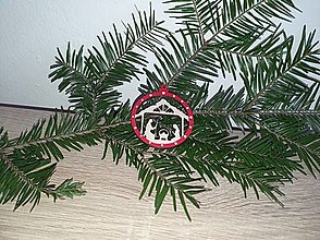 Dekorácie - Vianočná guľa s Betlehemom - farbená s bodkami (Červená) - 13803883_