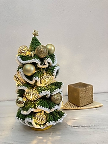 Dekorácie - Vianočný stromček Svietiaci s dekoráciami (zlaté dekorácie výška cca 27 cm) - 13806196_