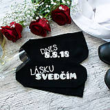 Pánske oblečenie - Čierne pánske ponožky "Dnes lásku svedčím" - 13809942_