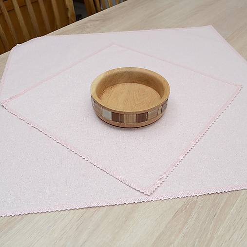 Úžitkový textil - ROSE GOLD - staroružová pretkávaná zlatom - štvorcový obrus - 13808877_