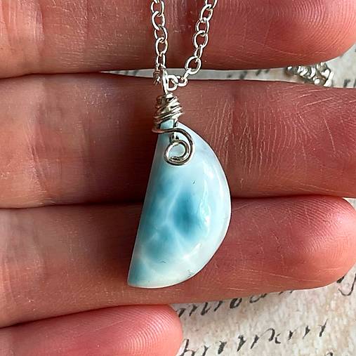 Crescent Moon Larimar Pendant AG925 / Strieborný prívesok s larimarom