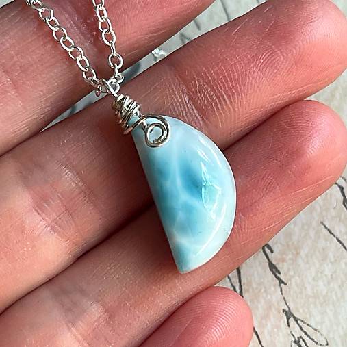 Crescent Moon Larimar Pendant AG925 / Strieborný prívesok s larimarom