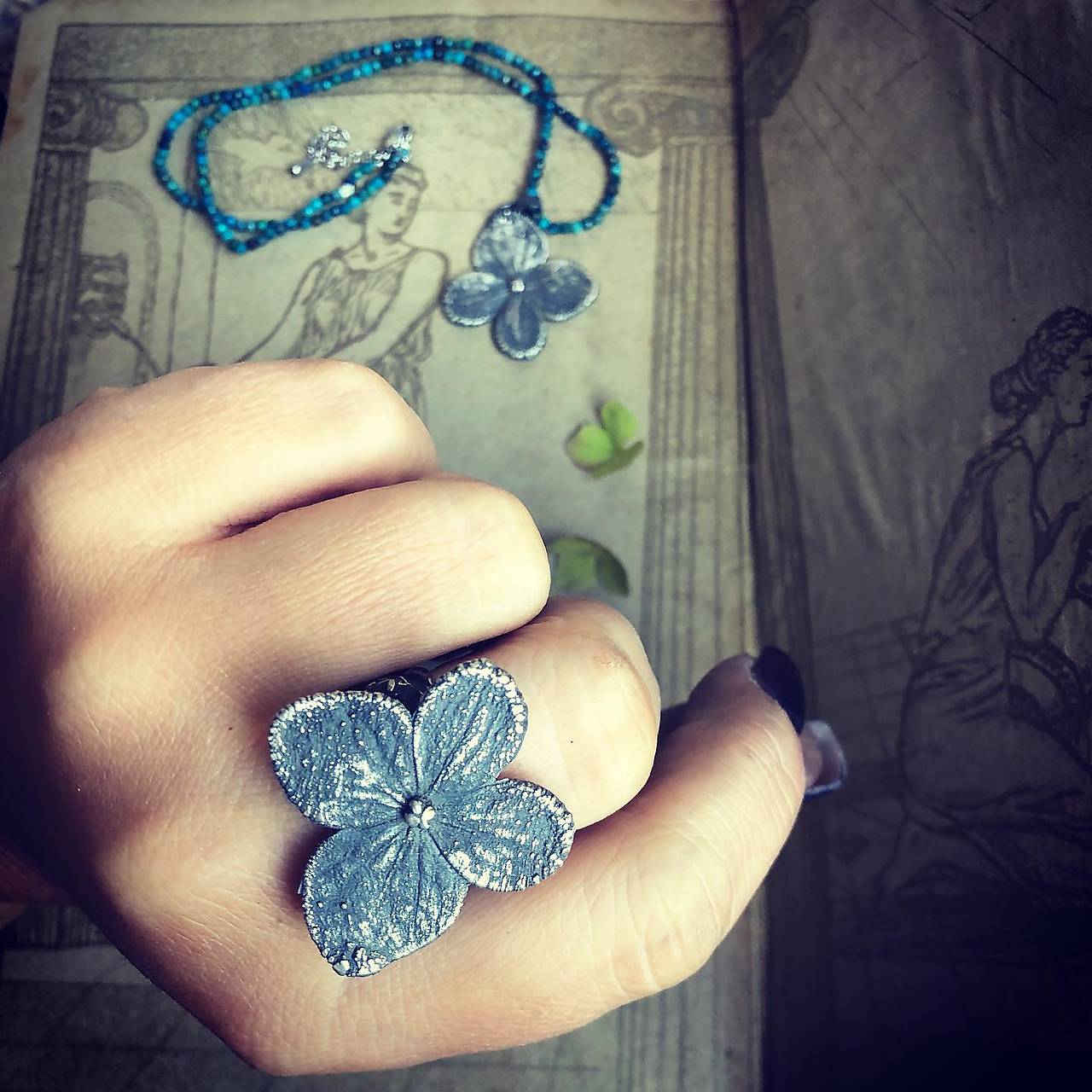 Strieborný prsteň Hortenzia