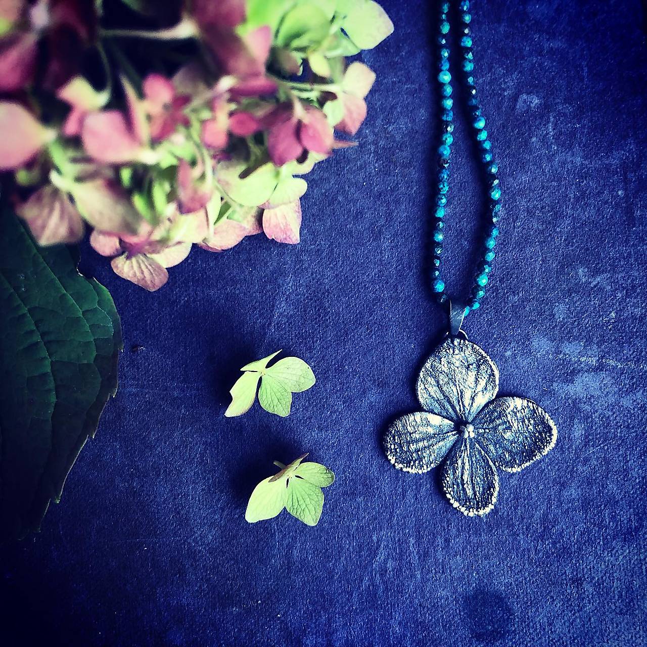 Strieborný prívesok Hortenzia