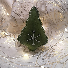 Dekorácie - Vianočná ozdoba z filcu- stromček - 13826135_