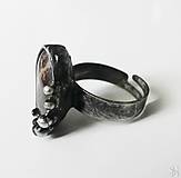 Prstene - Cínovaný prsteň s liečivým polodrahokamom zebrovým jaspisom - 13831620_