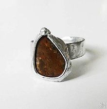 Prstene - Cínovaný prsteň s liečivým polodrahokamom bronzitom - 13831632_