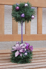 Dekorácie - Vianočná fialová dekorácia na parapet - 13832665_
